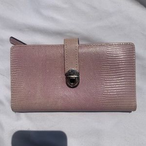 Fossil Leather Wallet Pink Tuck and Push Closure Pink Leather Wallet ID Holder